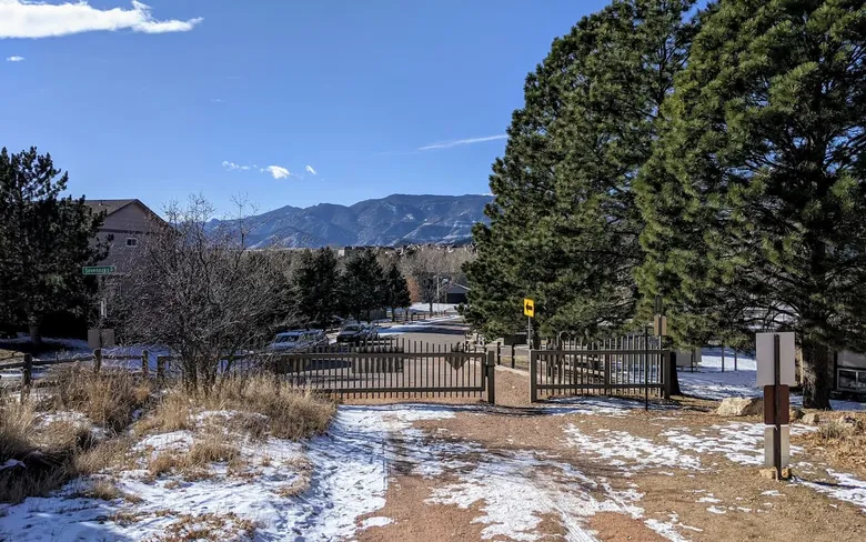 Facing West towards Piñon Park Drive