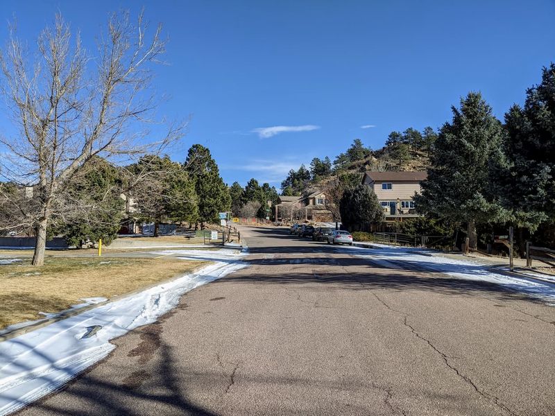Facing East on Piñon Park Drive