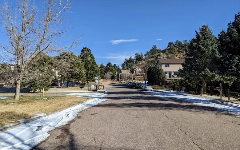 Facing East on Piñon Park Drive